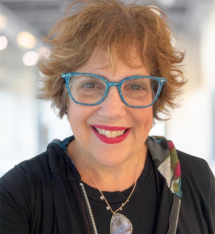 Lisa ST Headshot